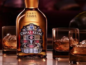 uong ruou chivas an gi