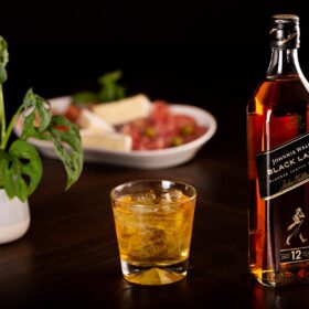 Uống rượu whisky ăn với gì ngon nhất để trọn vẹn hương vị