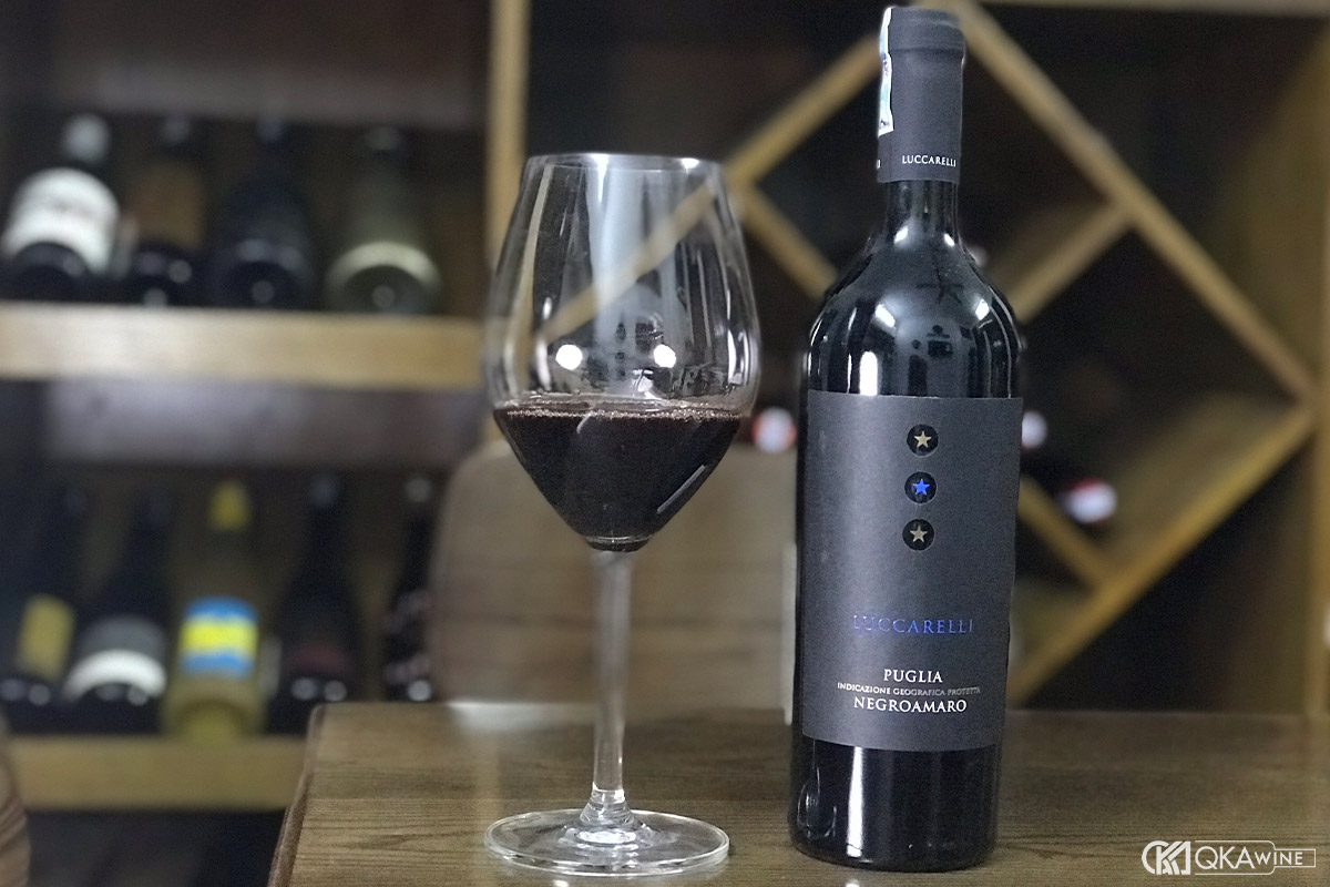 Rượu vang Luccarelli Negroamaro
