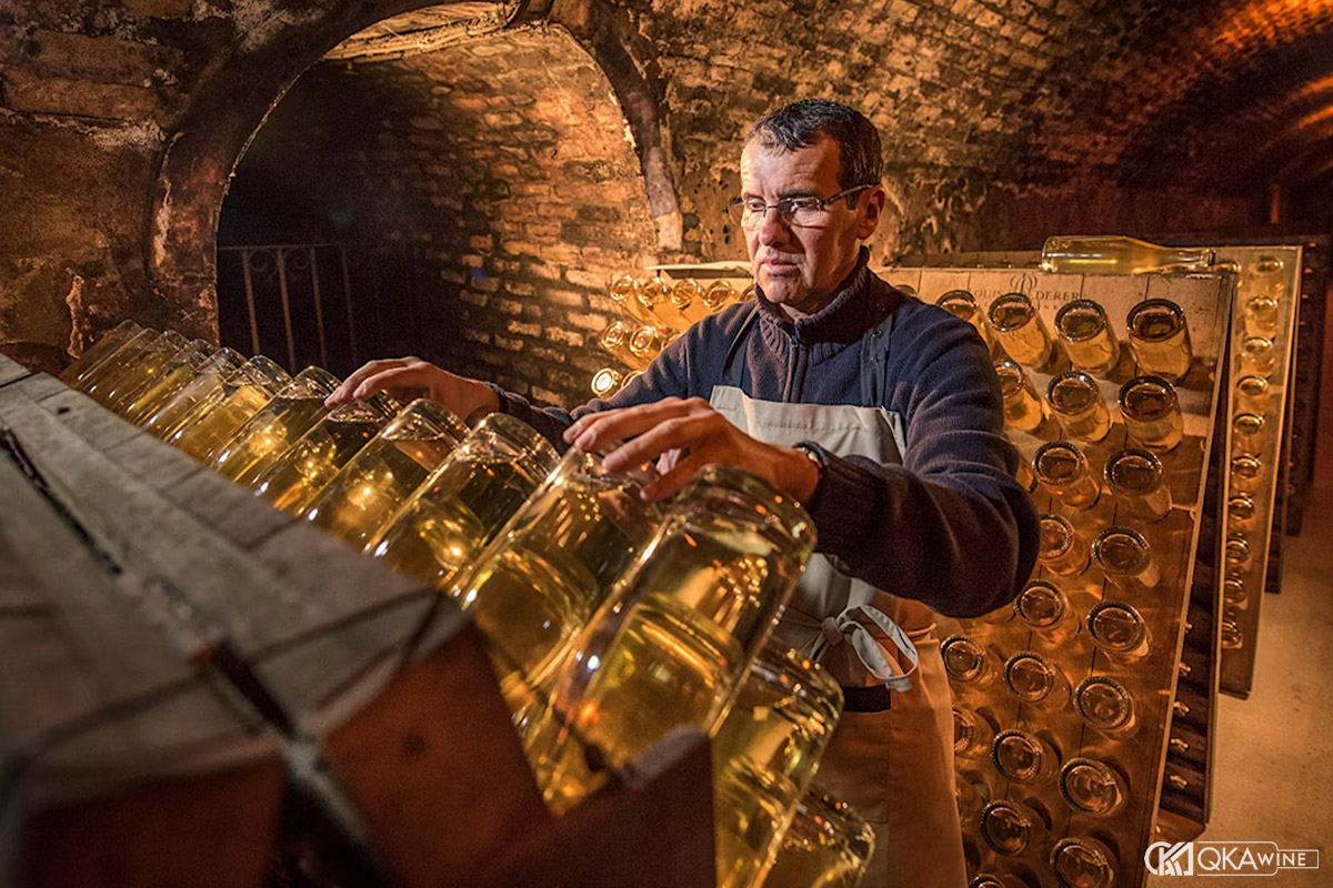 Quy trình sản xuất rượu Champagne bước 7