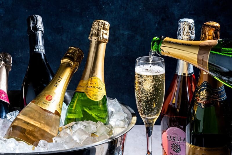 Rượu vang nổ là Sparkling wine