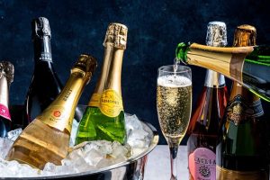 sự khác biệt giữa Champagne và Sparkling wine