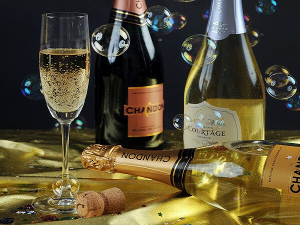 Rượu Champagne và Sparkling wine