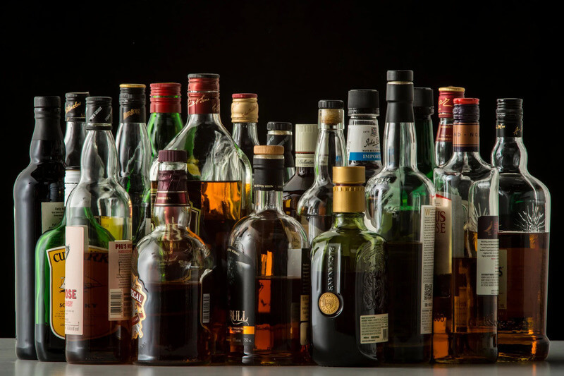 Kểm tra chất lượng trước khi mua rượu Whisky giá rẻ
