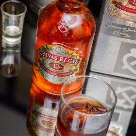 Cách uống rượu Chivas