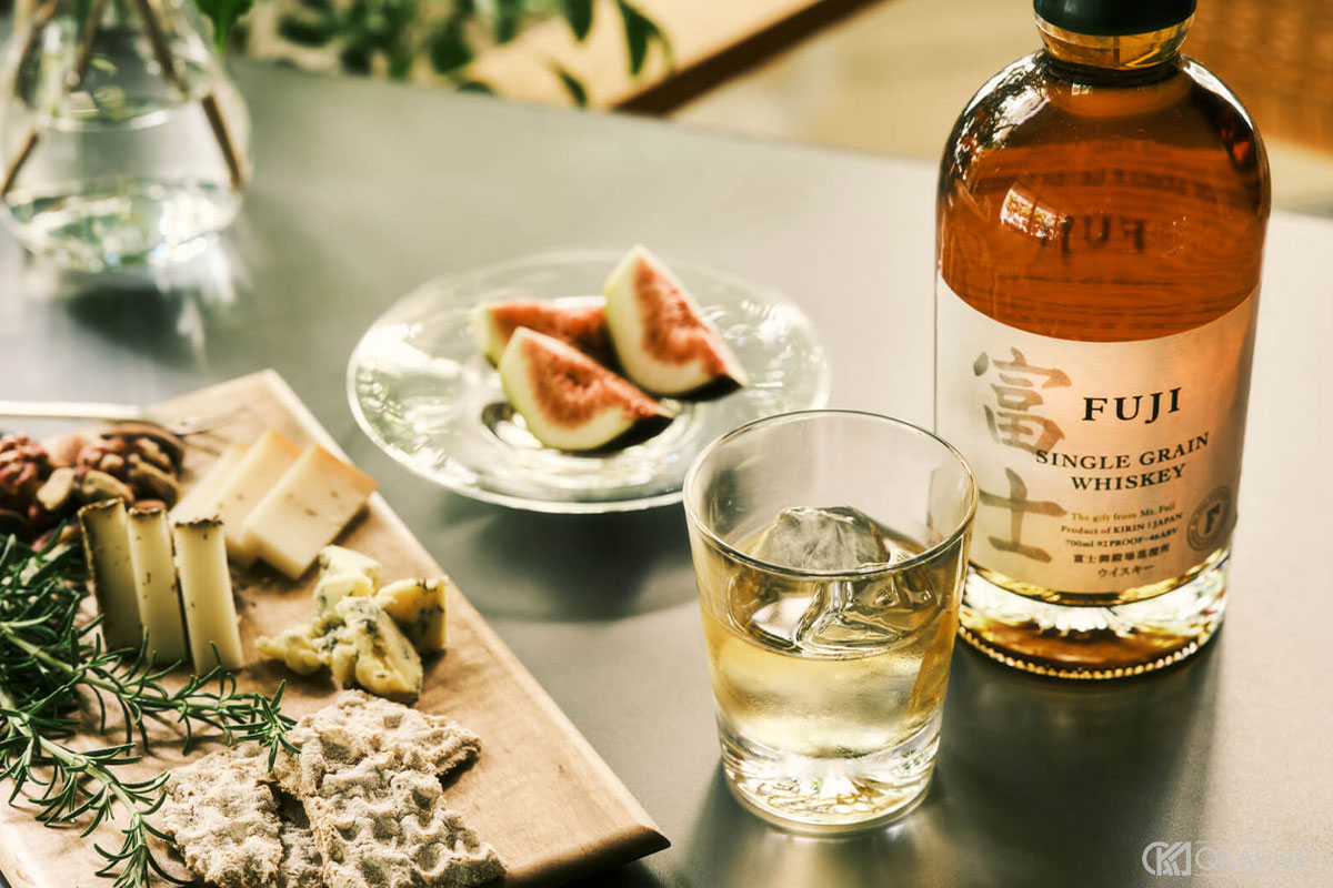 Quy trình phục vụ whisky tại bàn