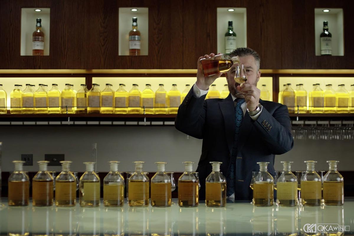 Quy trình sản xuất rượu whisky bước 7: Phối trộn rượu