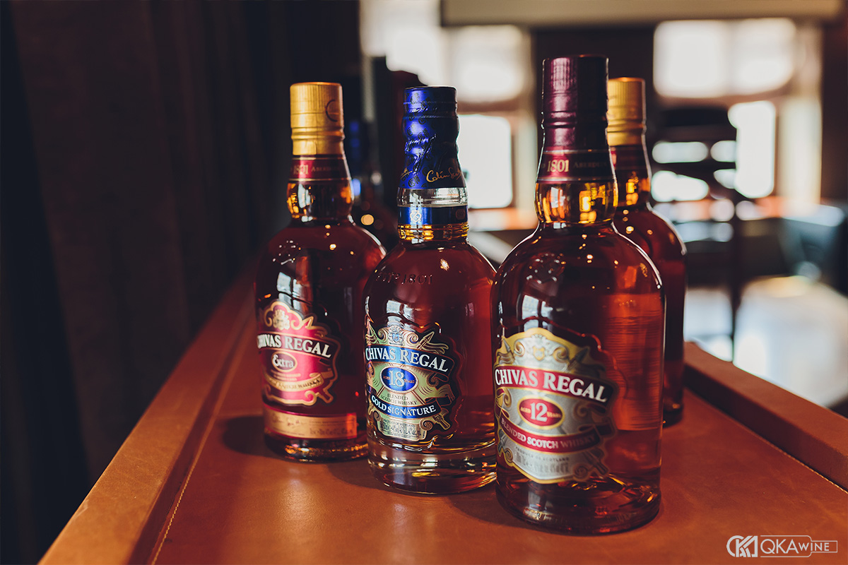 So sánh dung tích và kích thước giữa Chivas 12 và Chivas 18