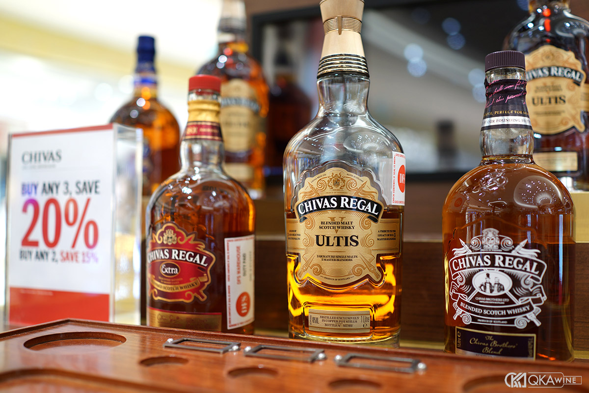 So sánh phân khúc và giá thành giữa Macallan và Chivas