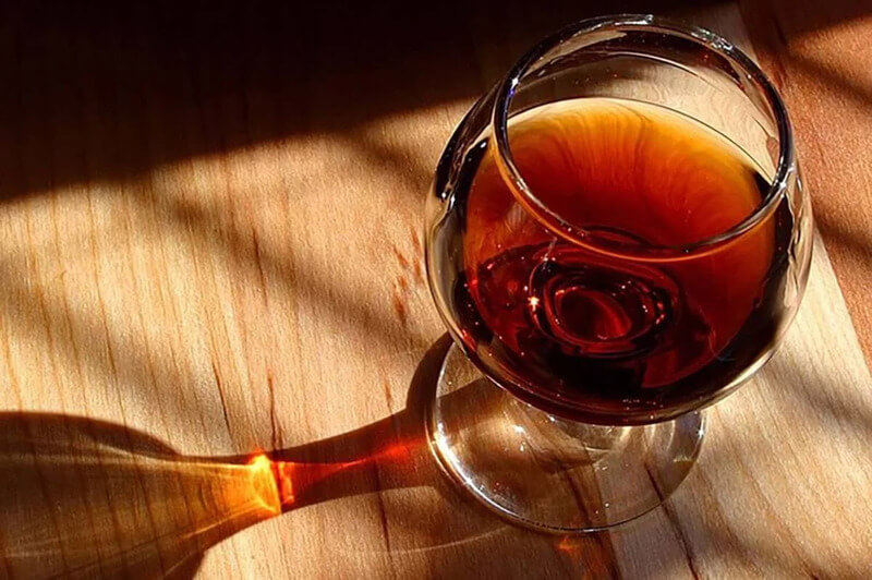 Nhân biết rượu Cognac bị hỏng qua màu sắc
