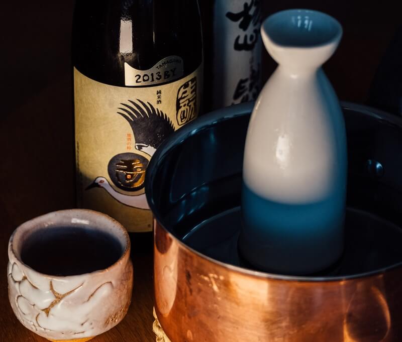 Chọn đúng loại Sake và loại bình để hâm nóng