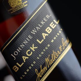 Cách nhận biết rượu Johnnie Walker thật giả
