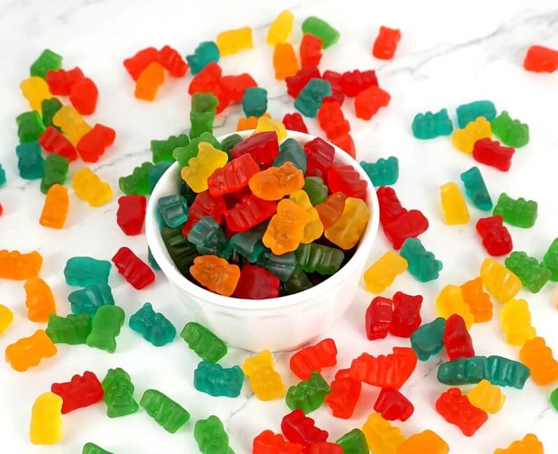 Uống Vodka với kẹo Gummy Bears