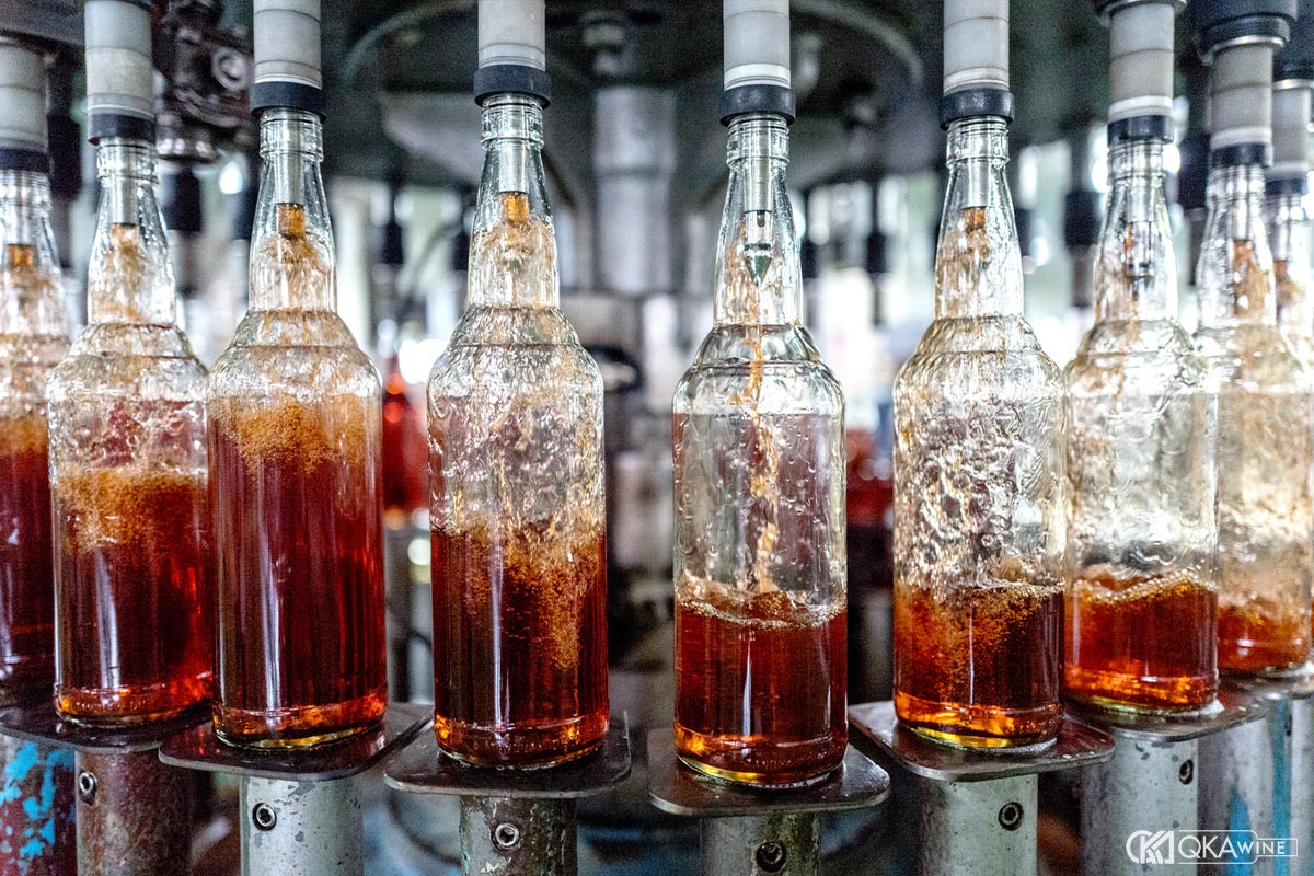 Đóng chai và bảo quản rượu Rum