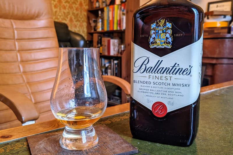 Hương vị và màu sắc của Whisky Ballantines