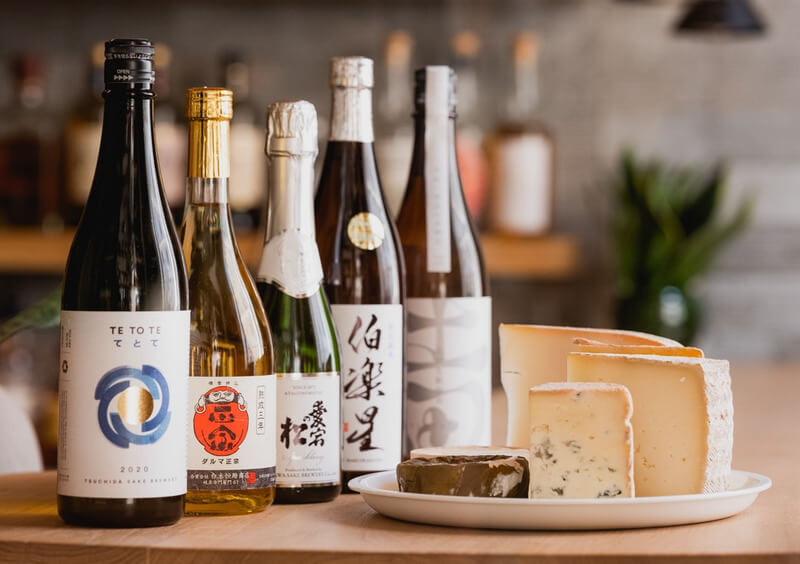Rượu Sake kết hợp phô mai