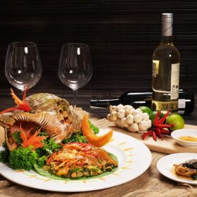 ăn hải sản uống rượu vang gì