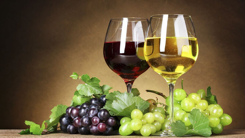 Điều gì tạo nên tính axit trong rượu vang