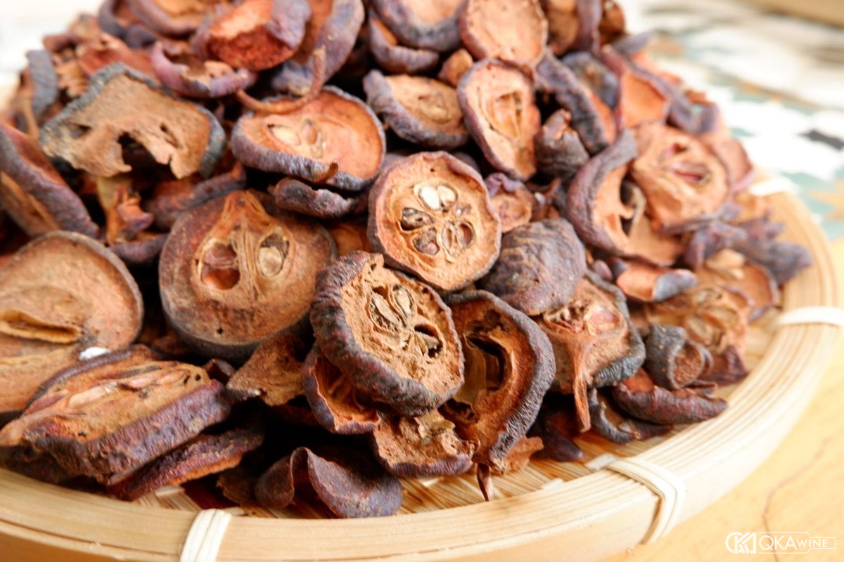Cách làm táo mèo khô để ngâm rượu