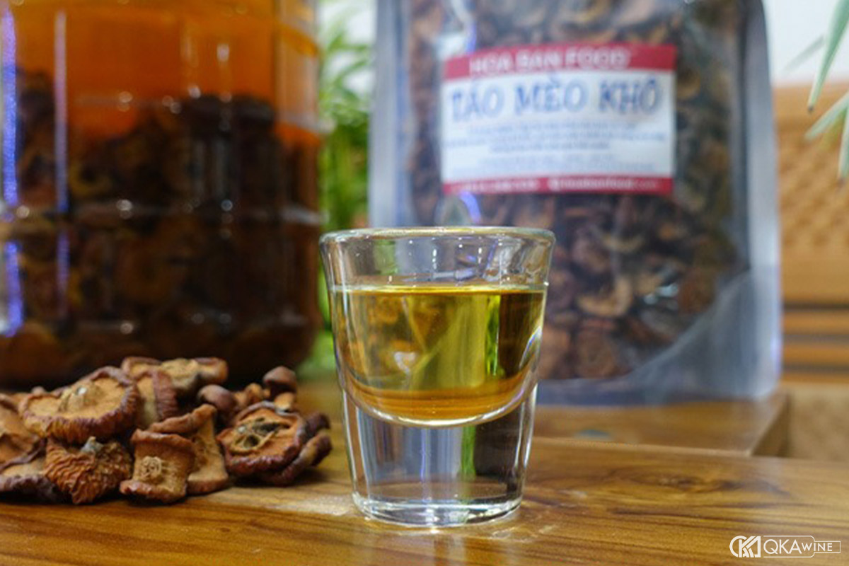 Cách ngâm rượu táo mèo khô với đường phèn và mật ong