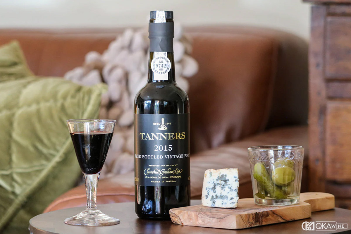 Cách uống Port Wine và kết hợp món ăn