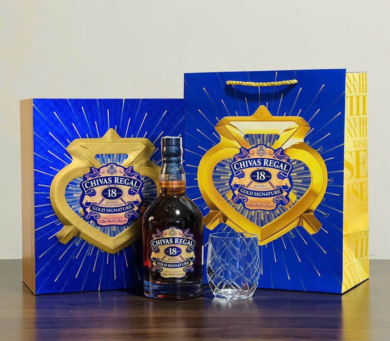 Chivas 18 Blue Signature có hương vị ngọt ngào hấp dẫn