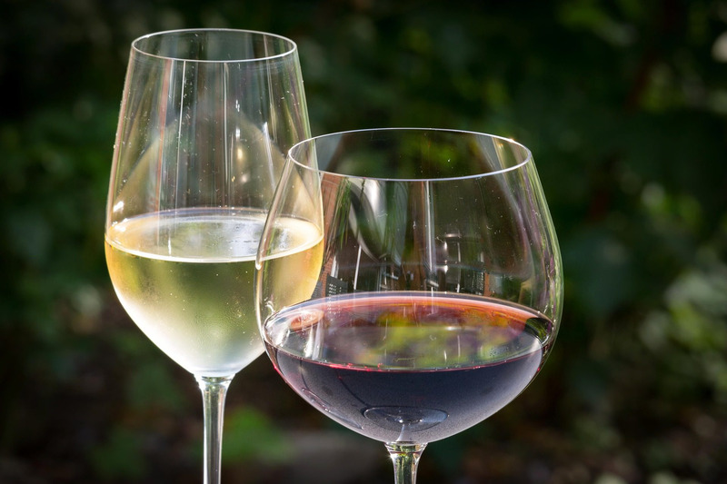 Rượu vang nào phù hợp để làm hành tây tím ngâm rượu vang