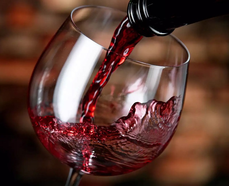 Màu đỏ của rượu vang bắt nguồn từ chất anthocyanin