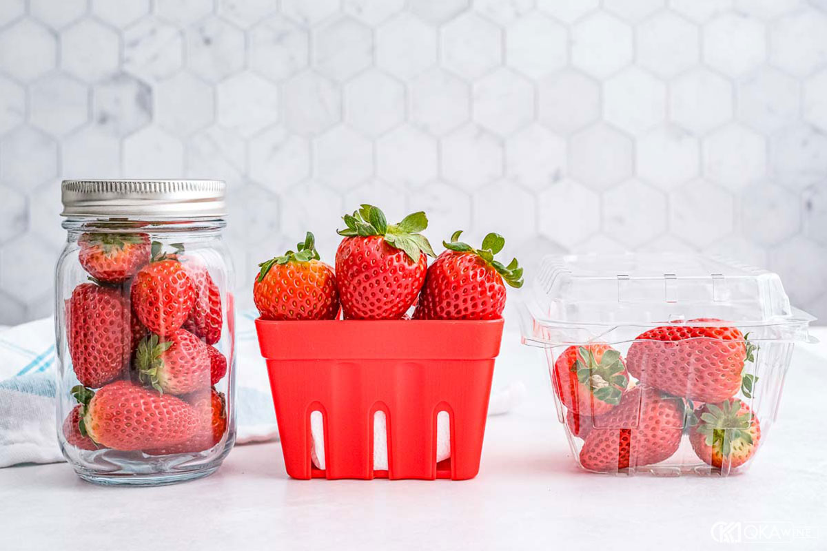 Mẹo chọn dâu tây và rượu phù hợp