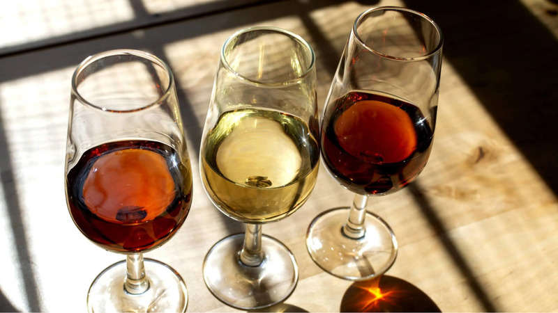 Rượu Sherry là một dòng rượu mạnh có nguồn gốc từ miền nam Tây Ban Nha