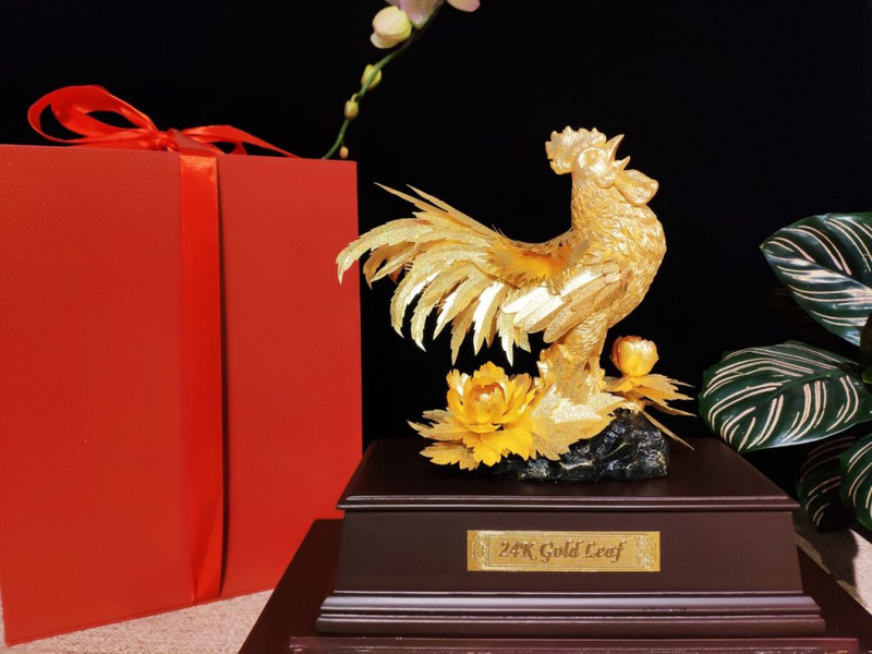 Tượng gà vàng phong thủy làm quà tặng ngày Tết