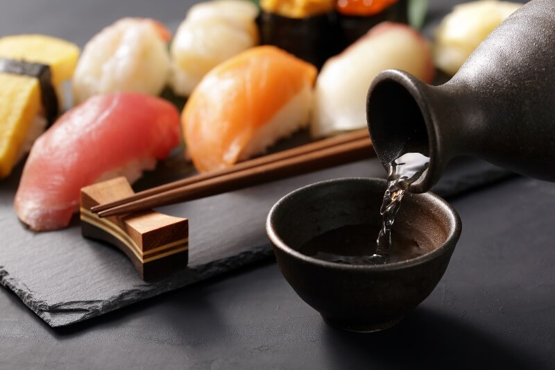 Thưởng thức rượu Sake với Sushi