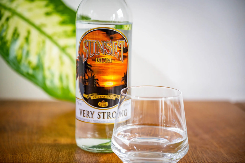 Rượu Rum Sunset có nồng độ cồn đạt mức 84%