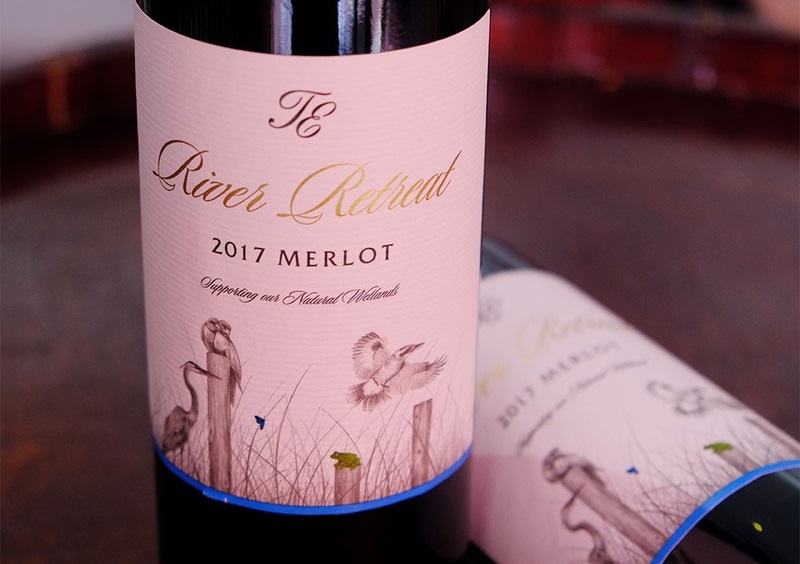 Rượu vang Merlot có hương mùi giống anh đào đen