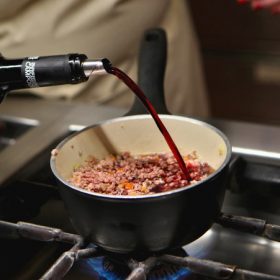 rượu vang đỏ nấu ăn