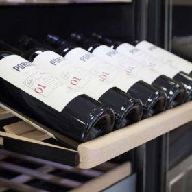 tại sao đáy chai rượu vang lại lõm