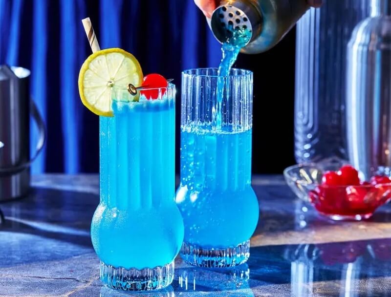 Cách làm Cocktail Blue Lagoon