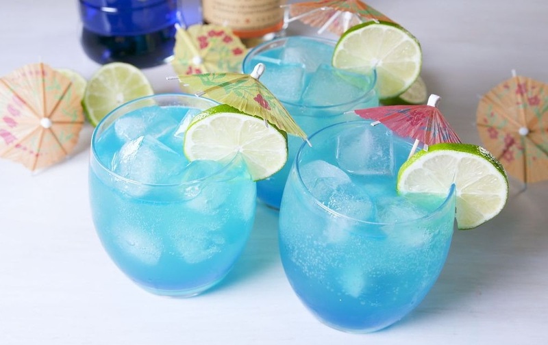 Cách làm Cocktail Blue Lagoon