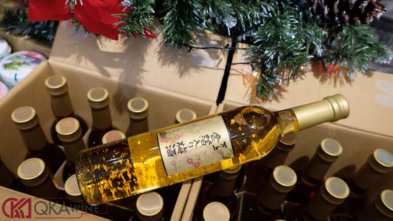 Rượu mơ vảy vàng Nhật có hương vị thơm ngọt tự nhiên