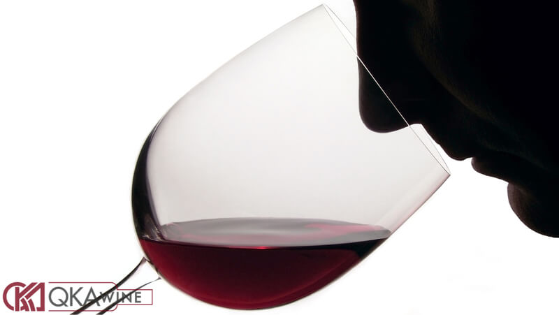 Hương vị của rượu vang ảnh hưởng thời gian ngâm ủ rượu