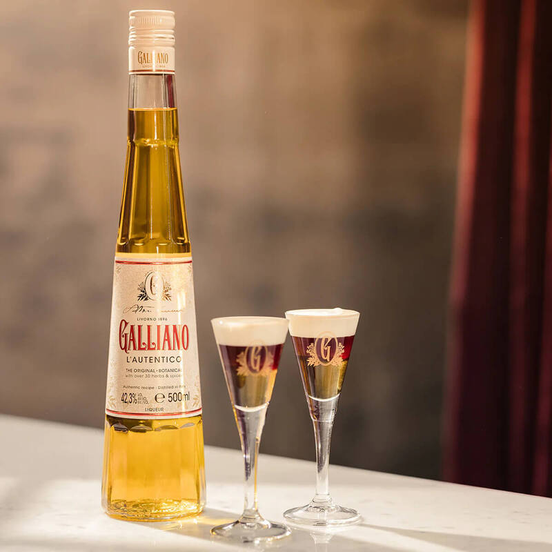 Rượu mùi Galliano thảo mộc