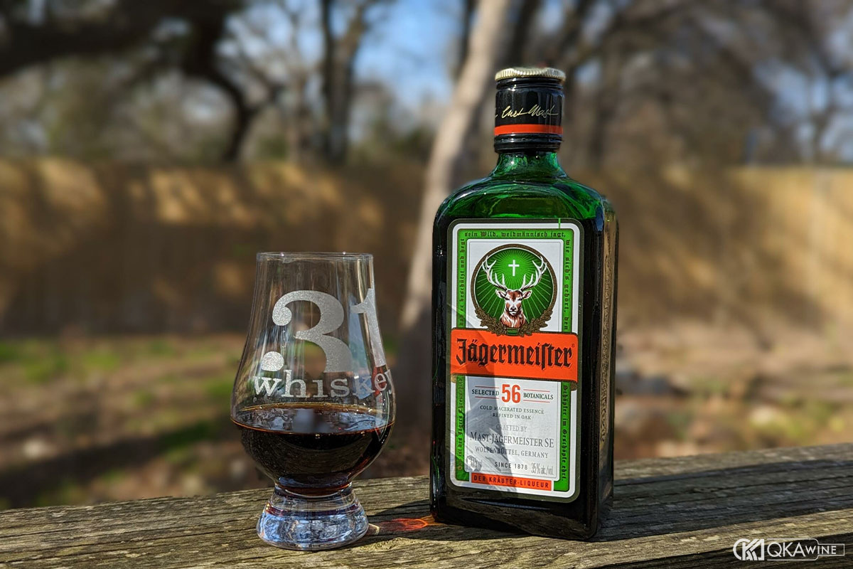 Cách uống Jagermeister nguyên chất