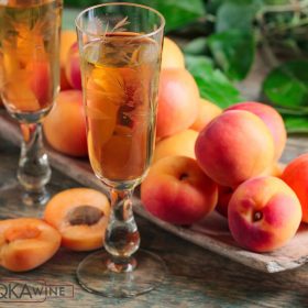 cách uống rượu mơ Choya Nhật Bản