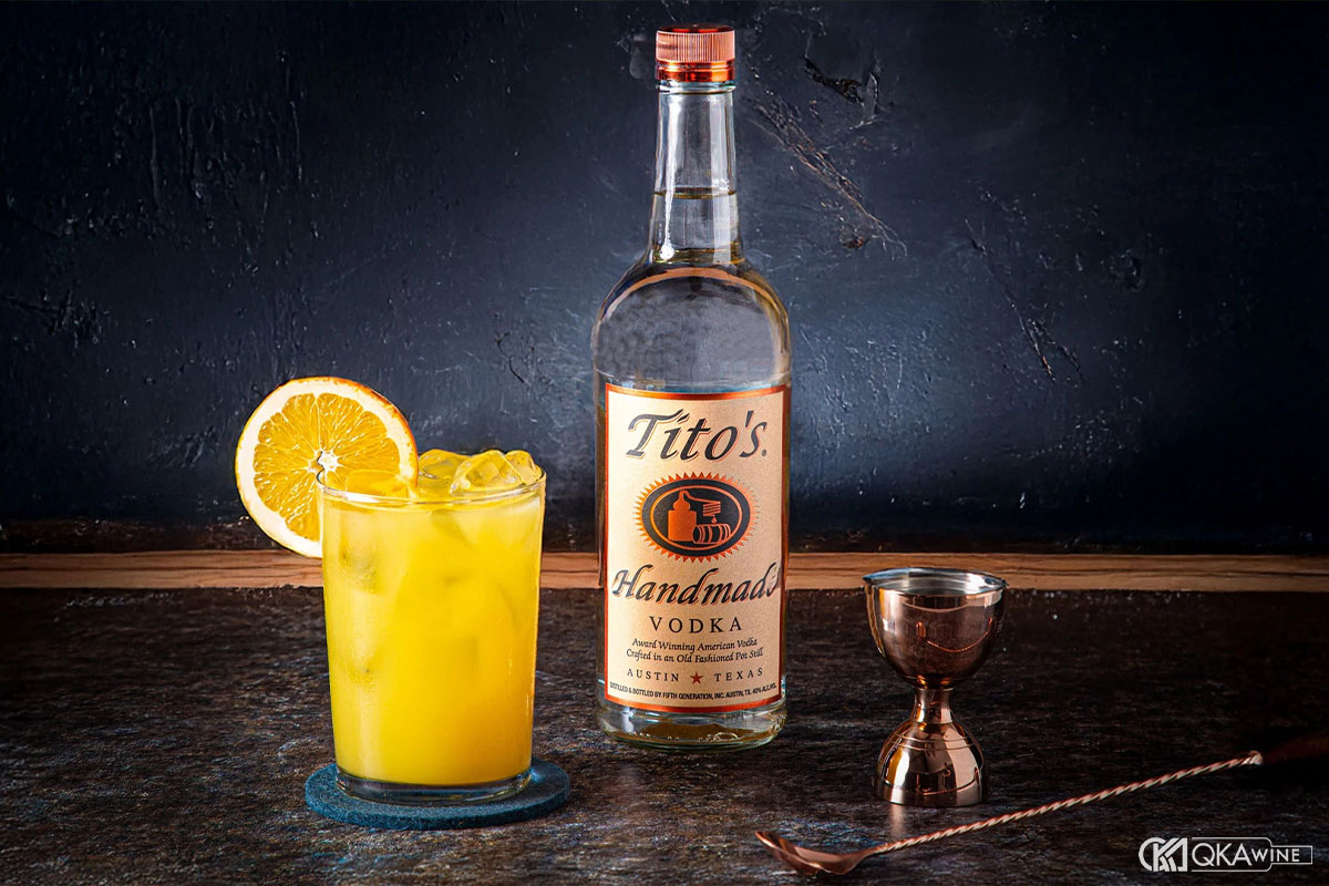Rượu Vodka pha với cam