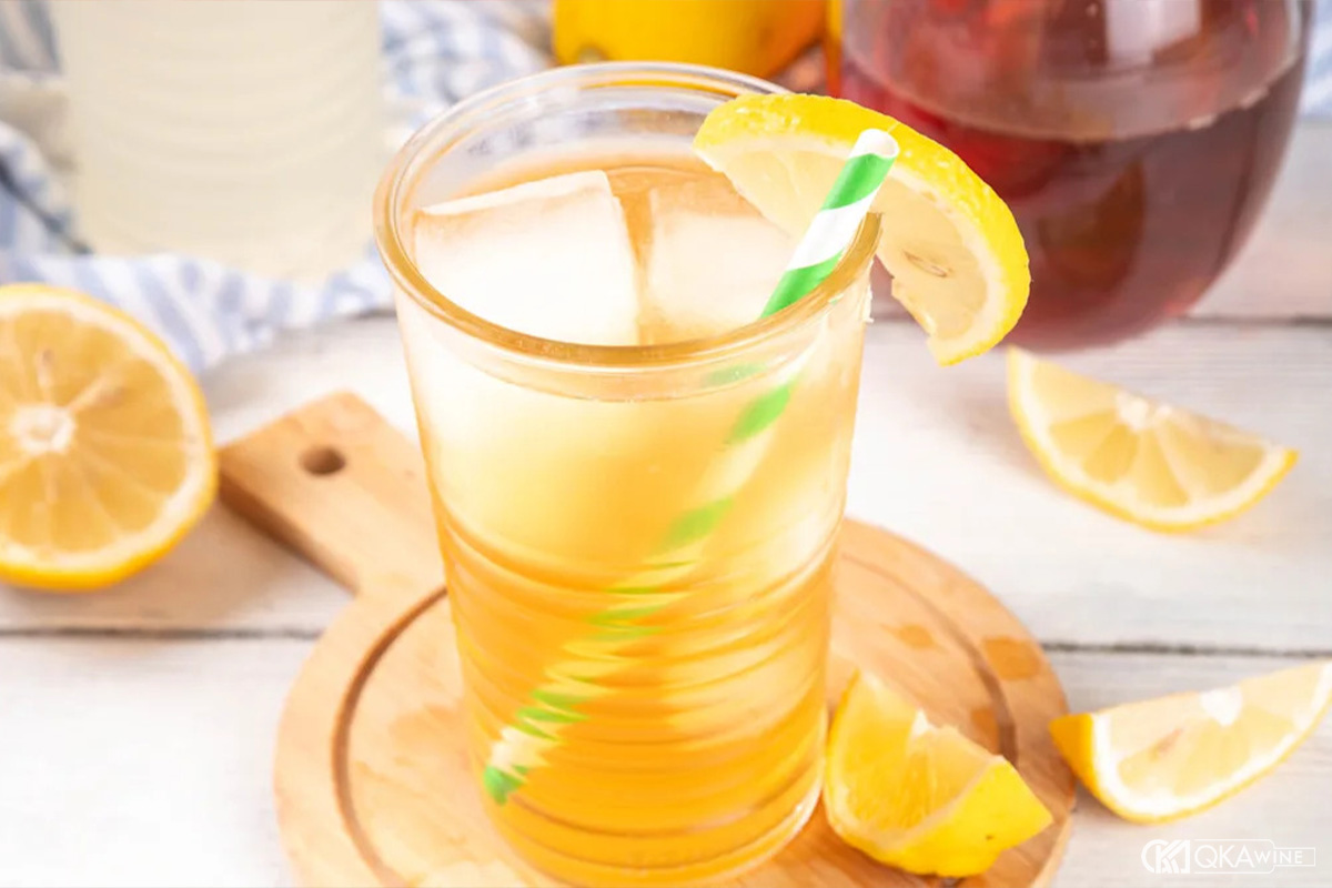 Rượu Vodka pha với chanh vàng