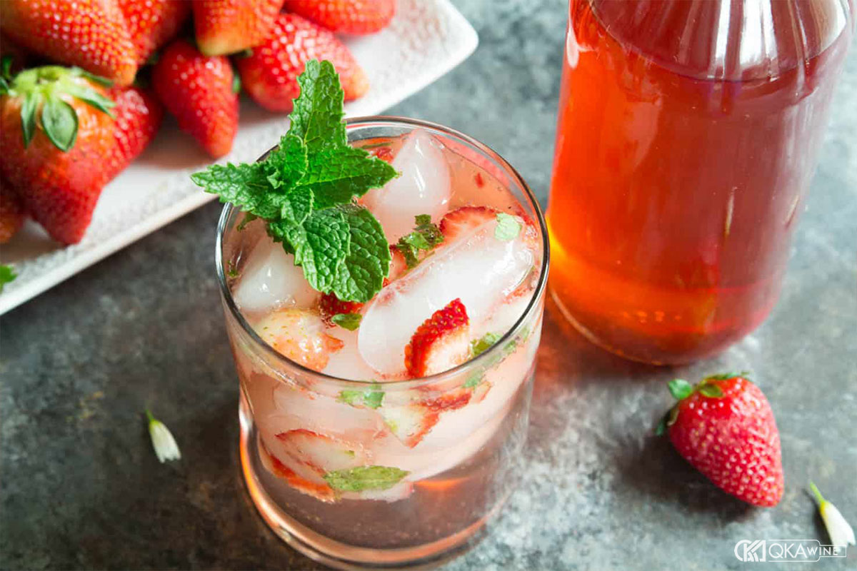 Rượu Vodka trái cây dâu tây
