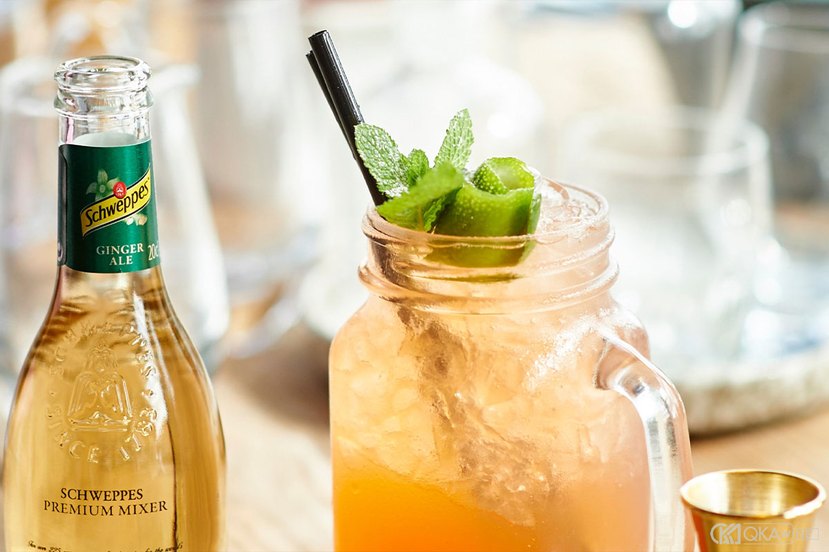Vodka pha với Soda Schweppes