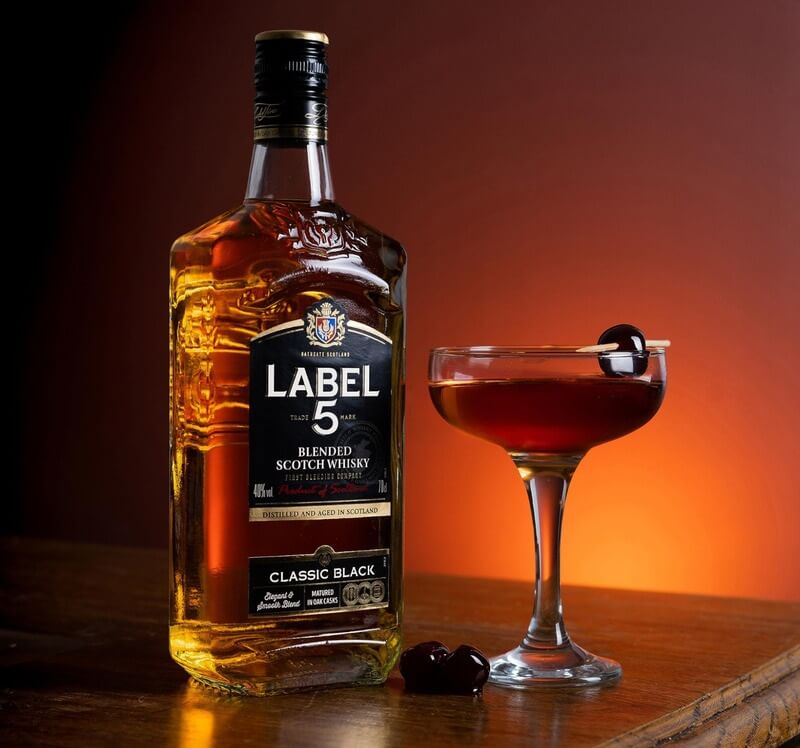 Thiết kế vỏ chai độc đáo của Whisky Label 5