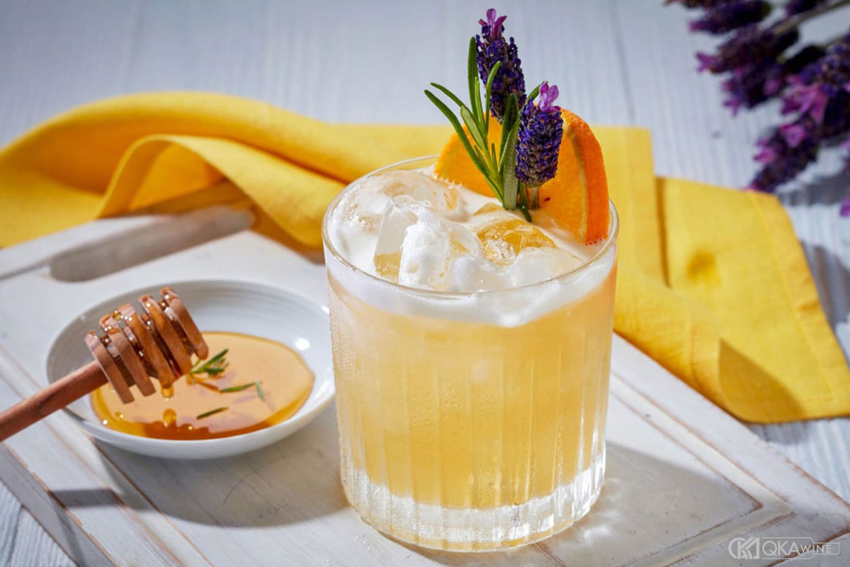Bee's Knees Gin