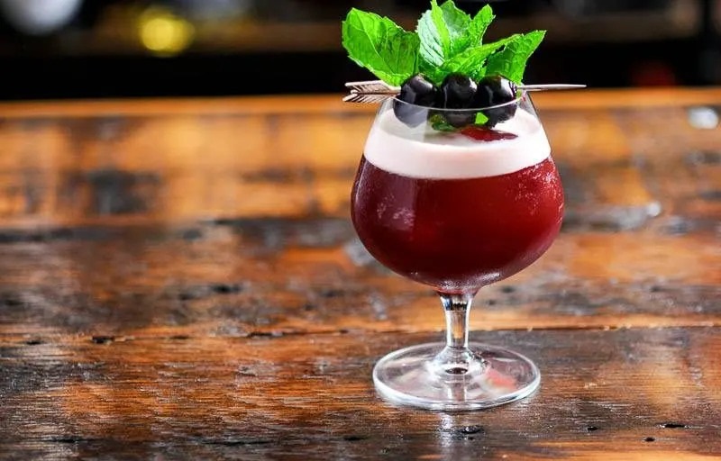 Ly cocktail Brandy Snifter